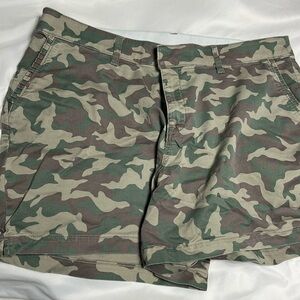 Lane Bryant | Women's Camo Print Girlfriend Short Shorts (Size 18)